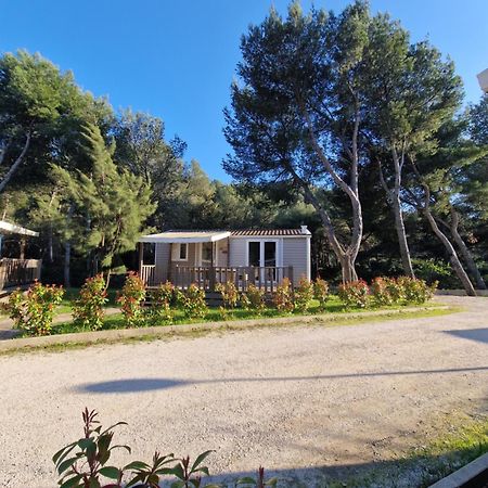 Camping Aux Portes De Cassis Roquefort-la-Bedoule Exterior photo
