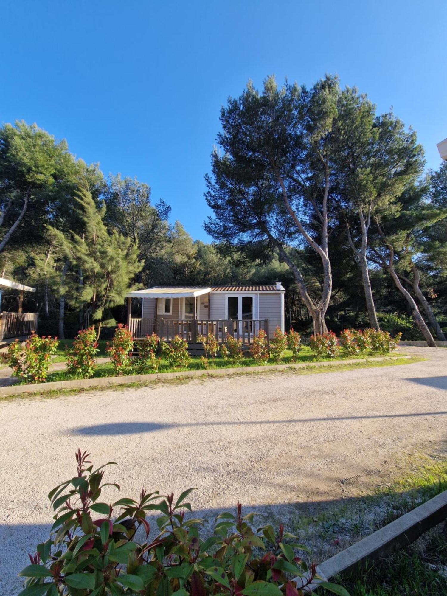 Camping Aux Portes De Cassis Roquefort-la-Bedoule Exterior photo