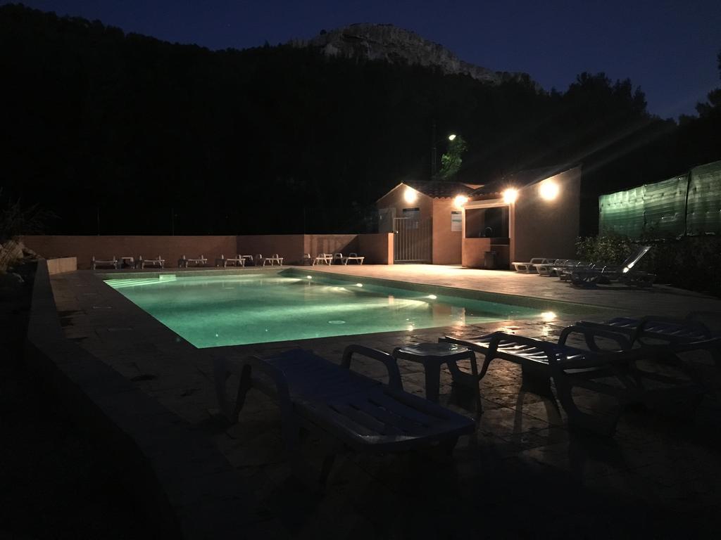 Camping Aux Portes De Cassis Roquefort-la-Bedoule Exterior photo